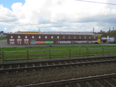 829791 Gezicht op het bedrijfsgebouw met o.a. City Box-opslag aan de CAB-Rondom te Utrecht, vanaf Station Utrecht ...